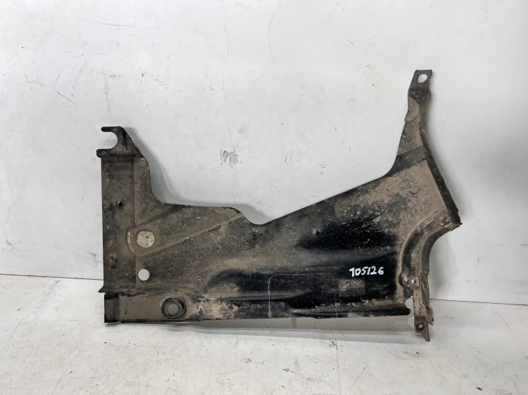 OSŁONA PODWOZIA LEWY TYŁ AUDI A4 B6 B7 8E0825215AN 105/26