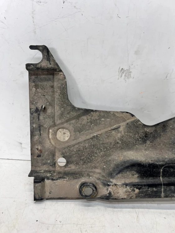 OSŁONA PODWOZIA LEWY TYŁ AUDI A4 B6 B7 8E0825215AN 105/26