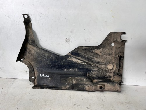 OSŁONA PODWOZIA AUDI A4 B6 B7 PRAWY TYŁ 8E0825216T 104/26