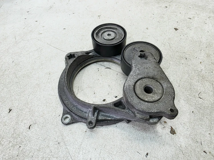NAPINACZ PASKA ALTERNATORA AUDI A6 C8 A7 A8 D5 3.0 TDI 057903133AF