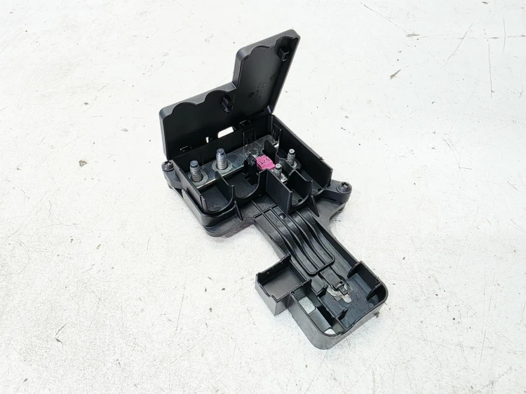 SKRZYNKA BEZPIECZNIKÓW AUDI A6 C8 A7 4K0907334