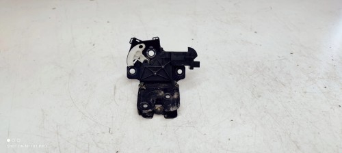 ZAMEK KLAPY TYŁ AUDI A3 A4 B8 A5 A6 Q7 8P4827505C
