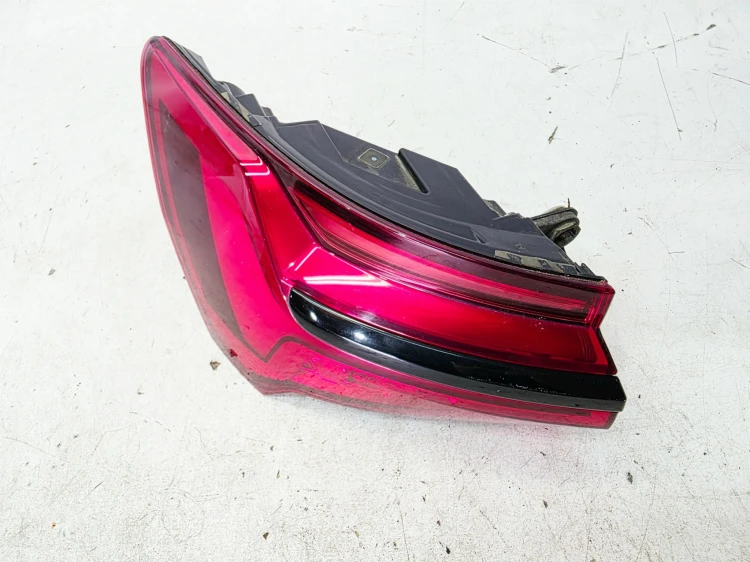 LAMPA LEWY TYŁ W BŁOTNIK LED AUDI A6 C8 SEDAN AVANT 4K5945223A 4K5945091D