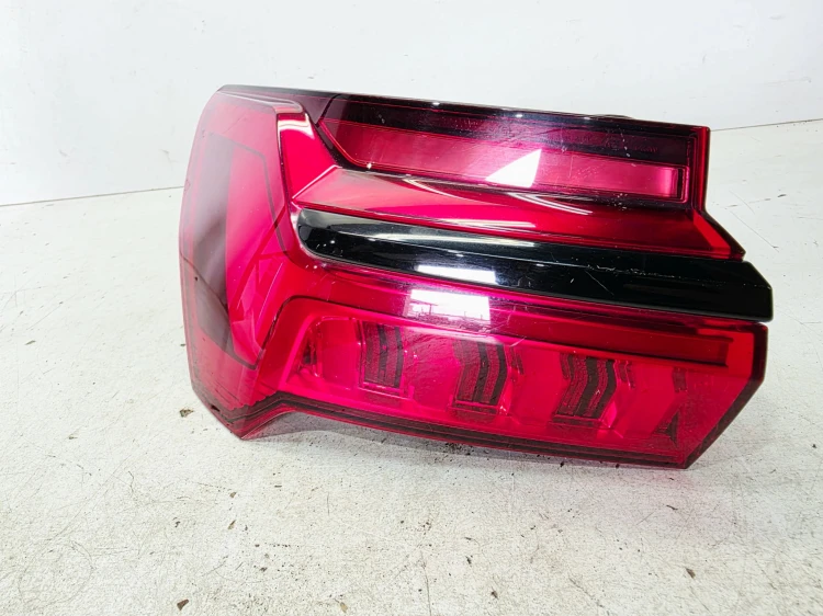 LAMPA LEWY TYŁ W BŁOTNIK LED AUDI A6 C8 SEDAN AVANT 4K5945223A 4K5945091D
