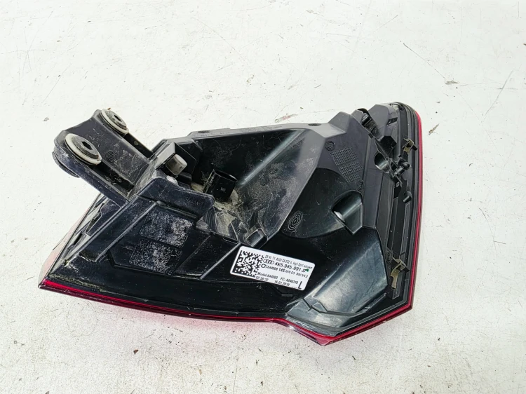 LAMPA LEWY TYŁ W BŁOTNIK LED AUDI A6 C8 SEDAN AVANT 4K5945223A 4K5945091D