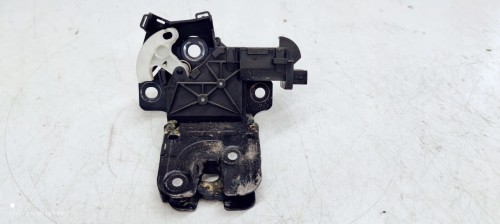 ZAMEK KLAPY TYŁ AUDI A3 A4 B8 A5 A6 Q7 8P4827505C