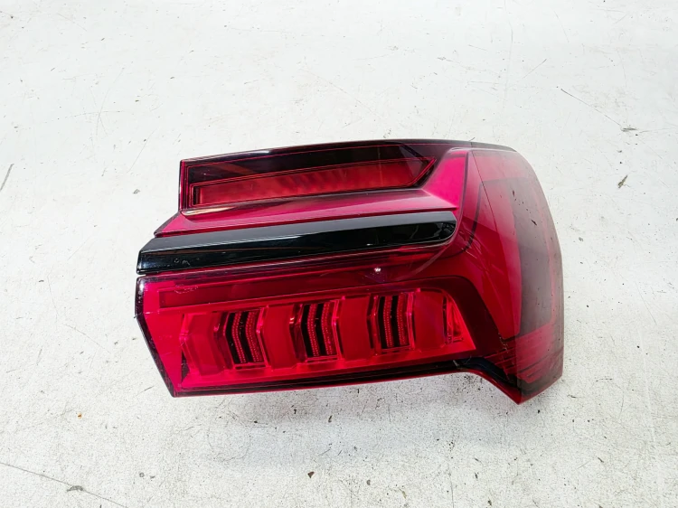 LAMPA PRAWY TYŁ W BŁOTNIK LED AUDI A6 C8 SEDAN AVANT 4K5945224A 4K5945092D