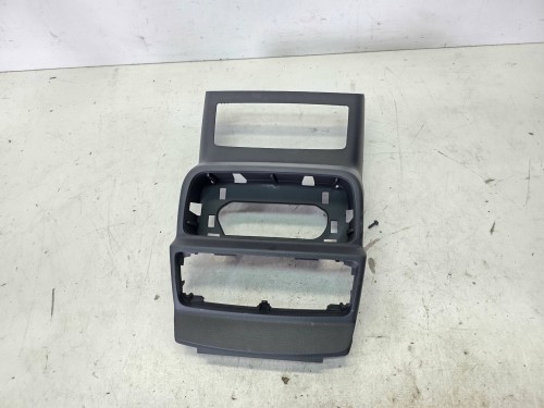 OSŁONA ZAŚLEPKA TUNELU ŚRODKOWEGO TYŁ AUDI Q7 4M 4M0864147A