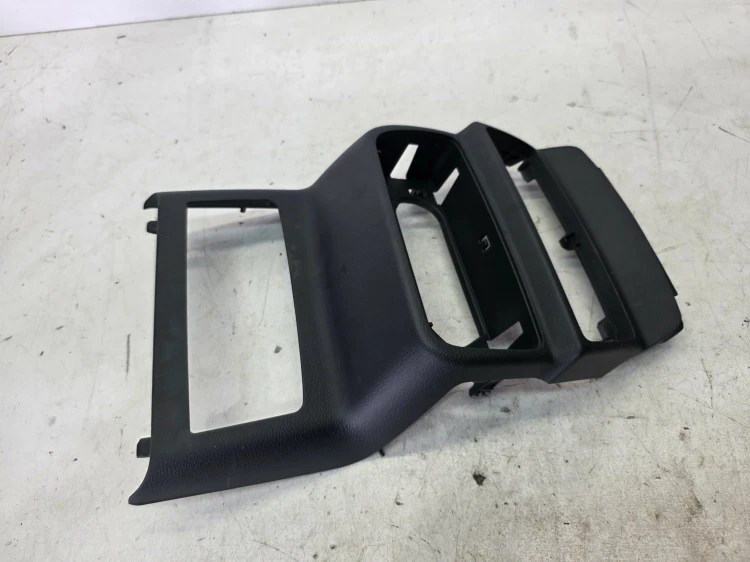 OSŁONA ZAŚLEPKA TUNELU ŚRODKOWEGO TYŁ AUDI Q7 4M 4M0864147A
