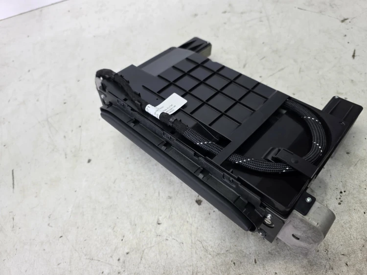WYŚWIETLACZ WINDA EKRAN NAWIGACJI LCD AUDI Q7 4M 4M0857273A