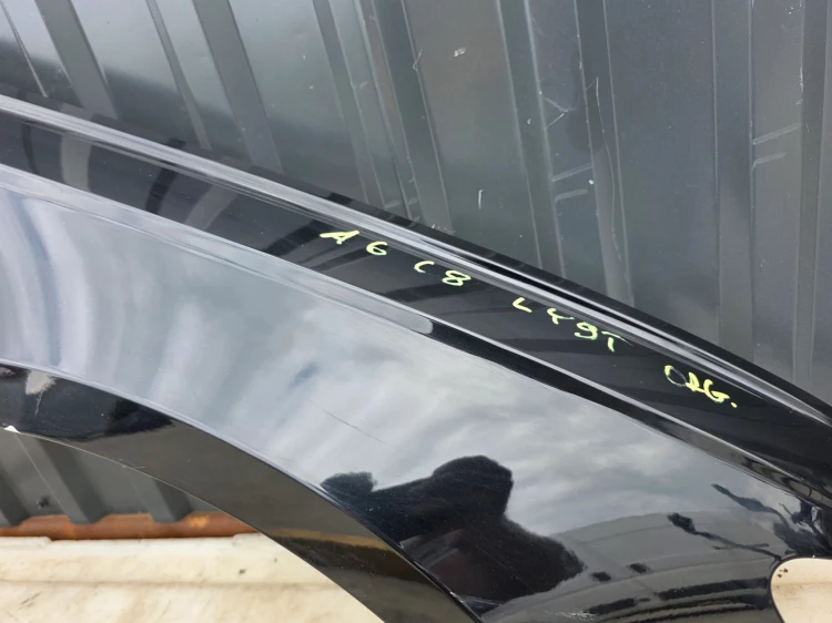 BŁOTNIK PRAWY PRZÓD AUDI A6 C8 LY9T ORYGINAŁ !!!
