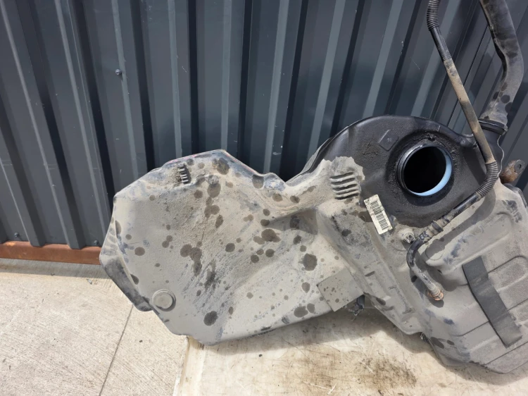 BAK ZBIORNIK PALIWA AUDI A4 B7 1.9 2.0 TDI !!!