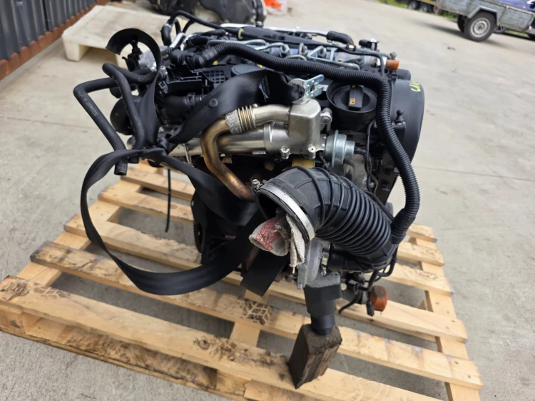 SILNIK KOMPLETNY AUDI A5 8T A4 B8 Q5 8R SEAT EXEO 2.0 TDI CAG CAGA *2*!!!