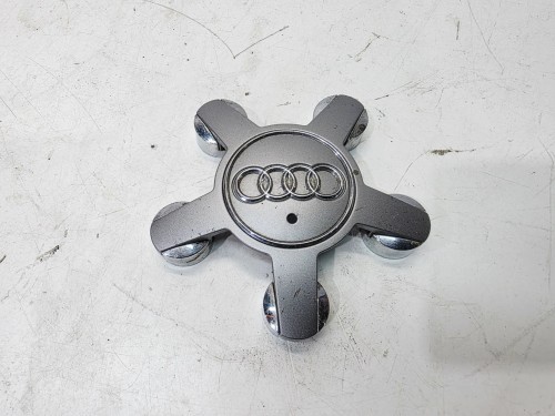 KOŁPAK DEKIELEK FELGI ALUMINIOWEJ AUDI A1 8X 8X0601165