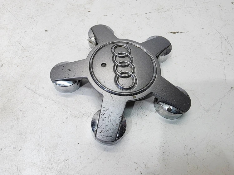 KOŁPAK DEKIELEK FELGI ALUMINIOWEJ AUDI A1 8X 8X0601165