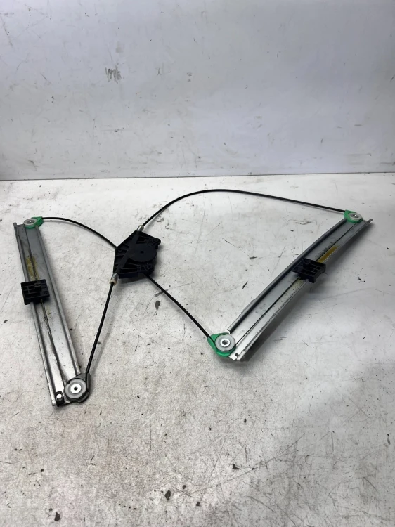 MECHANIZM SZYBY LEWY PRZÓD AUDI A4 B6 B7 ZAMIENNNIK MAGNETI MARELLI