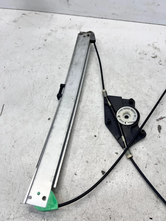 MECHANIZM SZYBY LEWY PRZÓD AUDI A4 B6 B7 ZAMIENNNIK MAGNETI MARELLI