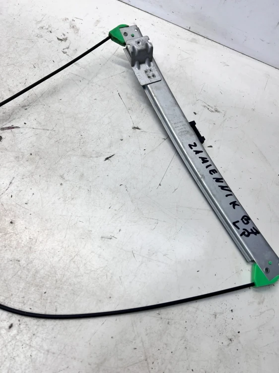 MECHANIZM SZYBY LEWY PRZÓD AUDI A4 B6 B7 ZAMIENNNIK MAGNETI MARELLI