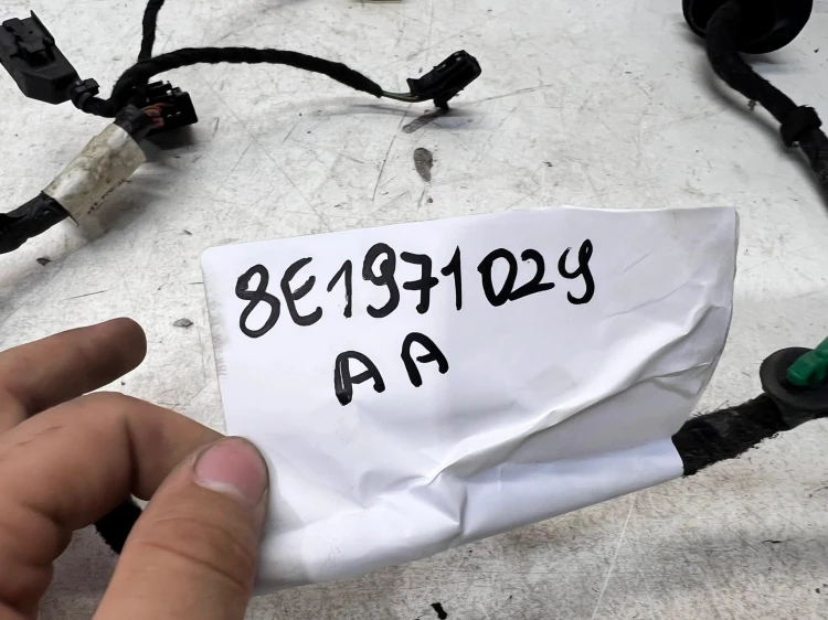 WIĄZKA INSTALACJA DRZWI PRZEDNICH AUDI A4 B7 8E1971029AA