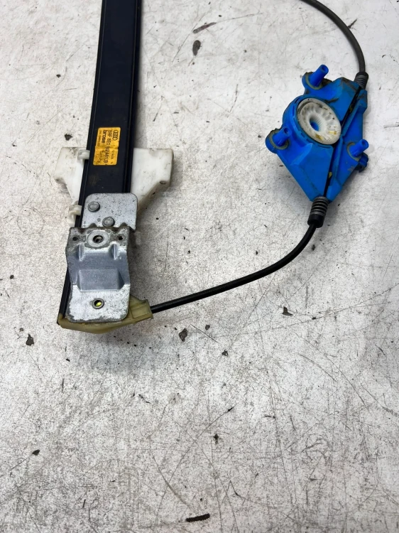MECHANIZM SZYBY LEWY TYŁ AUDI A4 B6 B7 8E0839461B