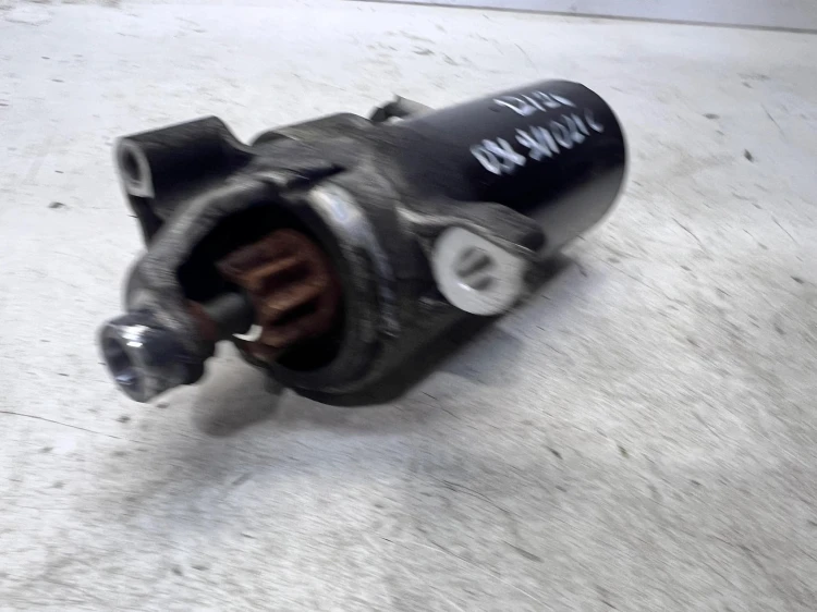 ROZRUSZNIK AUDI A4 B8 A5 8T Q5 8R 2.0 TDI 03L911021C 12/26