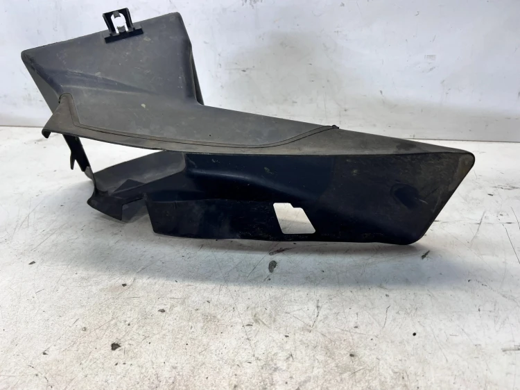 KIEROWNICA POWIETRZA LEWA AUDI A4 B7 2.0 TFSI 8E0117335K