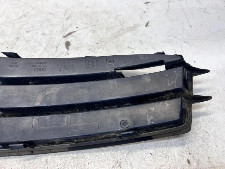 KRATKA ATRAPA ZDERZAKA PRAWY PRZÓD AUDI A3 8P 8P0807682F