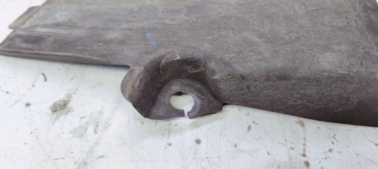 OSŁONA PODWOZIA PRZÓD AUDI A4 B9 8W0825202 *2*