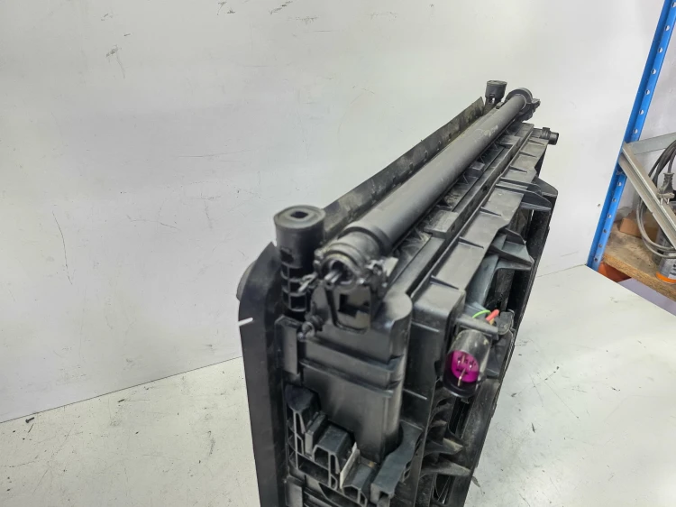 CHŁODNICE WENTYLATOR OBUDOWA ŻALUZJA AUDI Q4 E-TRON 1EA121203C 1EA959455C