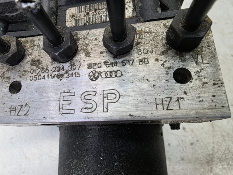 CHŁODNICE WENTYLATOR OBUDOWA ŻALUZJA AUDI Q4 E-TRON 1EA121203C 1EA959455C