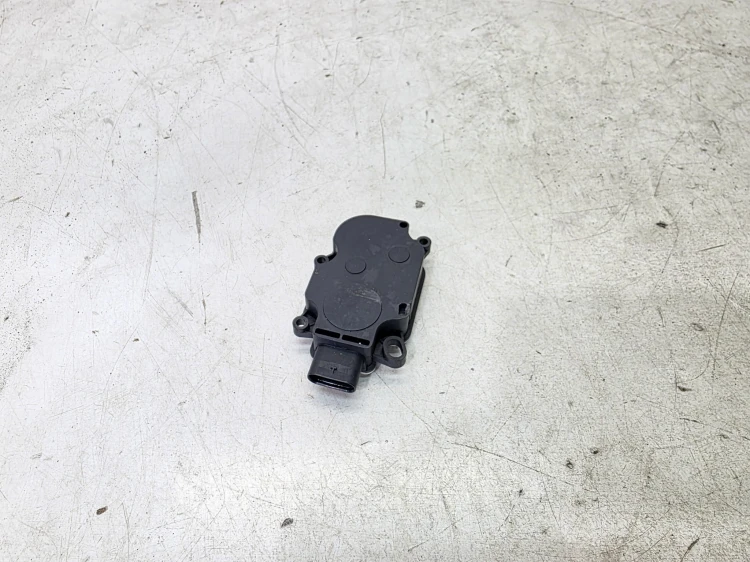 SILNICZEK NASTAWCZY ŻALUZJI CHŁODNICY AUDI Q4 E-TRON 1EA965501A