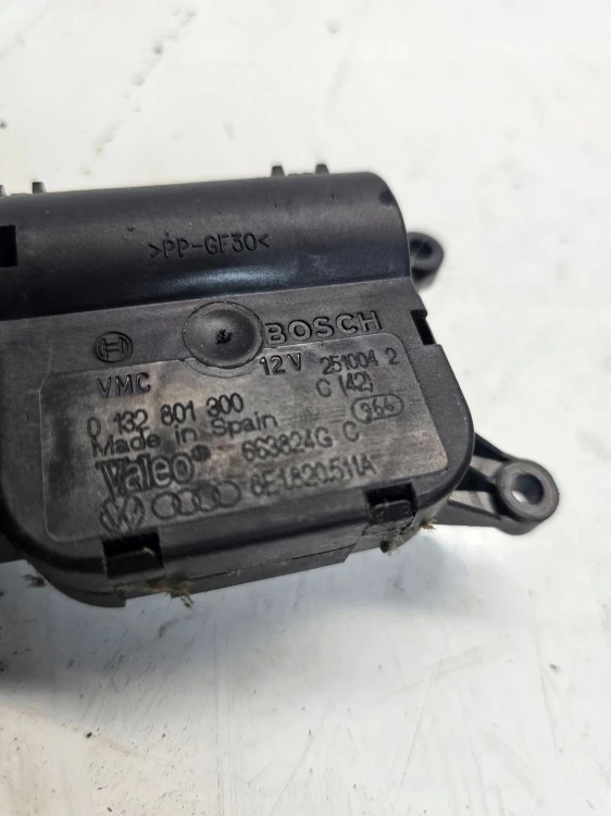 SILNICZEK NAGRZEWNICY AUDI A4 B6 B7 8E1820511A