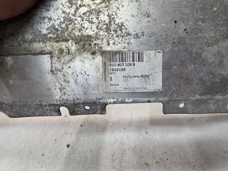BELKA POD ZDERZAK PRZÓD AUDI A3 8V PRZED LIFT 8V0807109B
