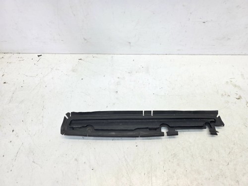WLOT KIEROWNICA POWIETRZA PASA AUDI A6 C8 4K0121285