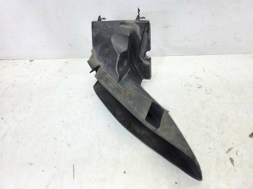 KIEROWNICA POWIETRZA PRAWA AUDI A4 B7 3.0 TDI 8E0117336J