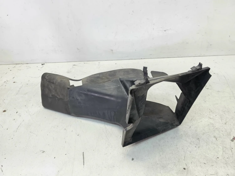 KIEROWNICA POWIETRZA PRAWA AUDI A4 B7 3.0 TDI 8E0117336J