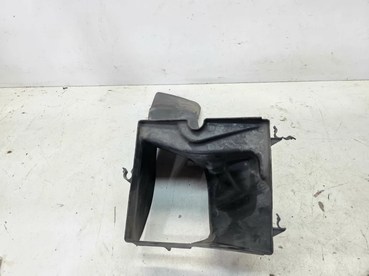 KIEROWNICA POWIETRZA PRAWA AUDI A4 B7 3.0 TDI 8E0117336J