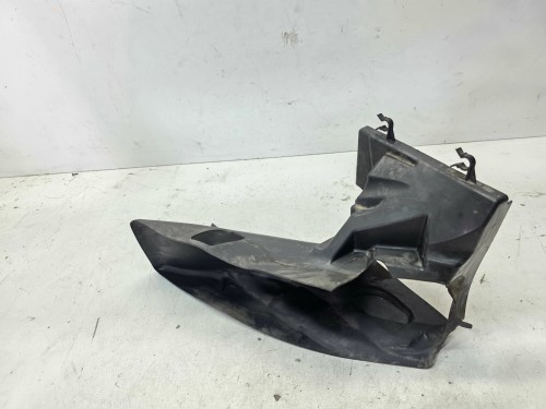 KIEROWNICA POWIETRZA LEWA AUDI A4 B7 3.0 TDI 8E0117335Q