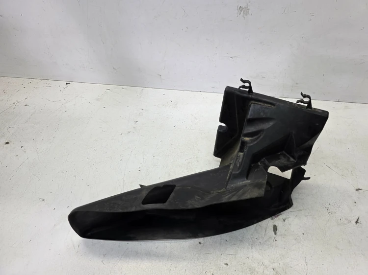 KIEROWNICA POWIETRZA LEWA AUDI A4 B7 3.0 TDI 8E0117335Q
