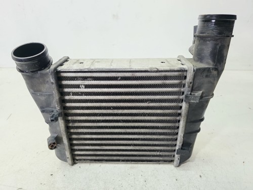 CHŁODNICA POWIETRZA INTERCOOLER LEWY AUDI A4 B7 2.0 TFSI 8E0145805AA 2/26