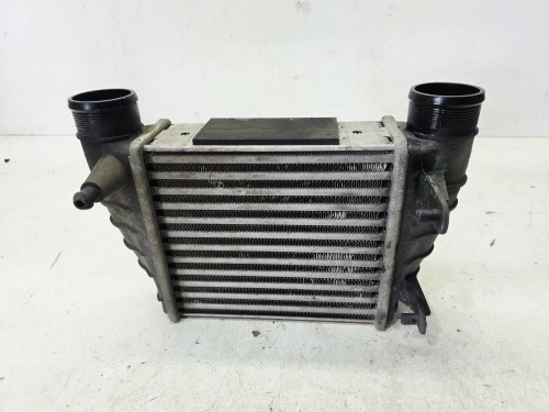 CHŁODNICA POWIETRZA INTERCOOLER PRAWY AUDI A4 B7 2.0 TFSI 8E0145806M
