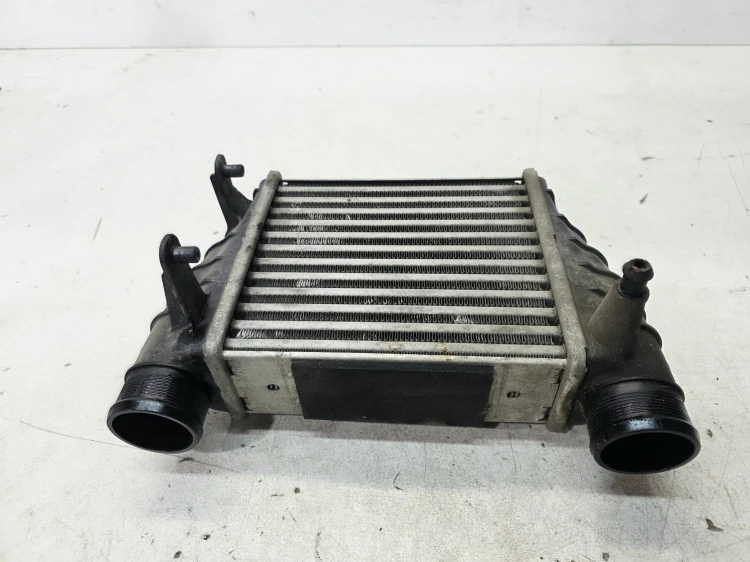 CHŁODNICA POWIETRZA INTERCOOLER PRAWY AUDI A4 B7 2.0 TFSI 8E0145806M