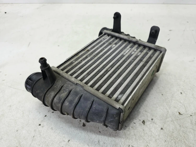 CHŁODNICA POWIETRZA INTERCOOLER PRAWY AUDI A4 B7 2.0 TFSI 8E0145806M