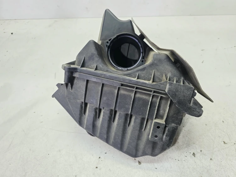 OBUDOWA FILTRA POWIETRZA AUDI A4 B7 2.0 TFSI 03G133835A