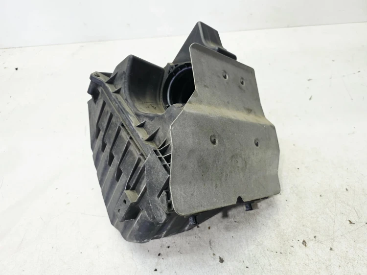 OBUDOWA FILTRA POWIETRZA AUDI A4 B7 2.0 TFSI 03G133835A