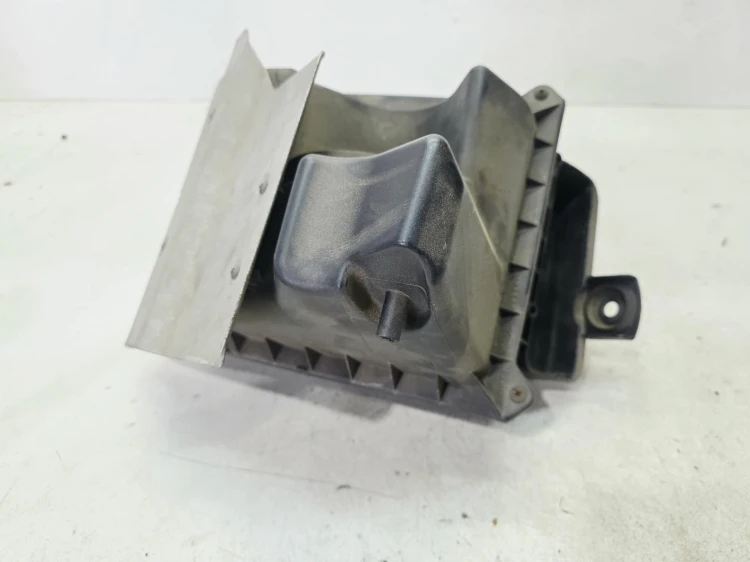 OBUDOWA FILTRA POWIETRZA AUDI A4 B7 2.0 TFSI 03G133835A