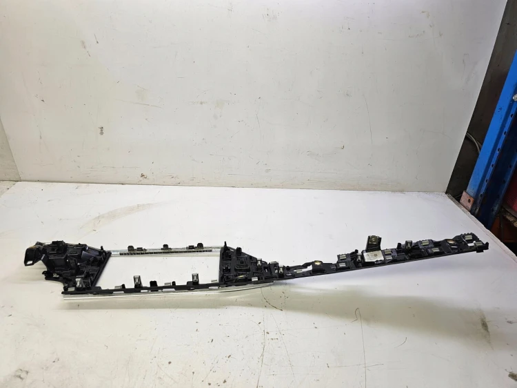 DEKOR KONSOLI DESKI PRAWY AUDI Q3 F3 83B853190A