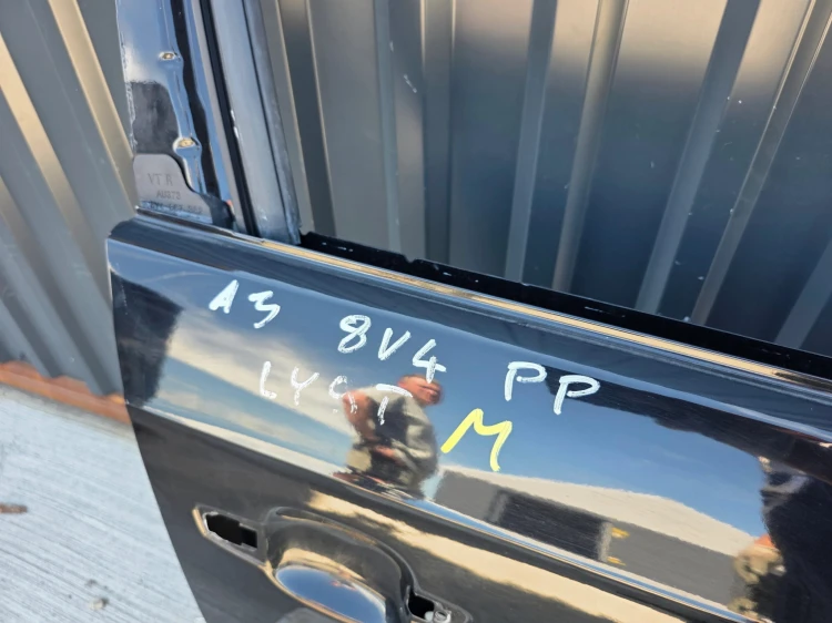 DRZWI PRAWY PRZÓD AUDI A3 8V SPORTBACK 8V4 5-DRZWI LY9T !!!