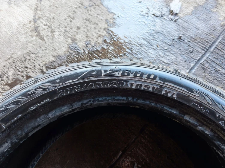 OPONA OPONY LATO ATTURO AZ800 255/45R20 105V XL 02/20 01/20 7MM
