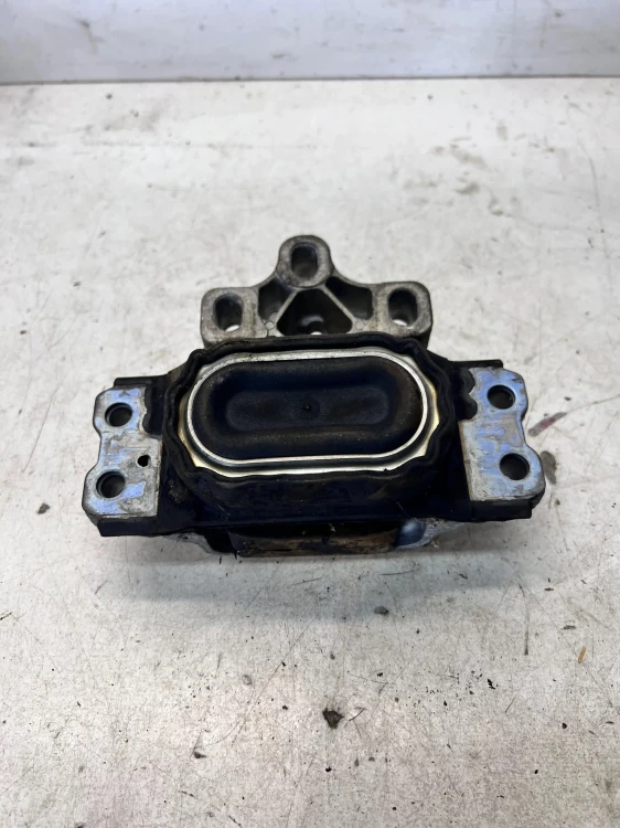 ŁAPA PODUSZKA SILNIKA AUDI VW SEAT SKODA 8J0199555